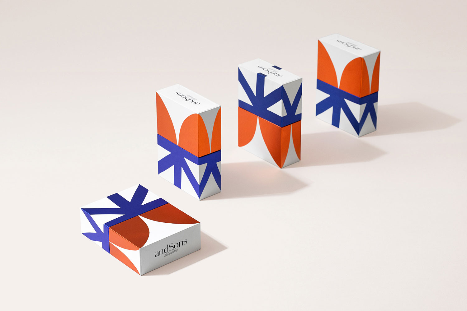 一组国外手工巧克力的明亮色彩包装 - 原石创意设计